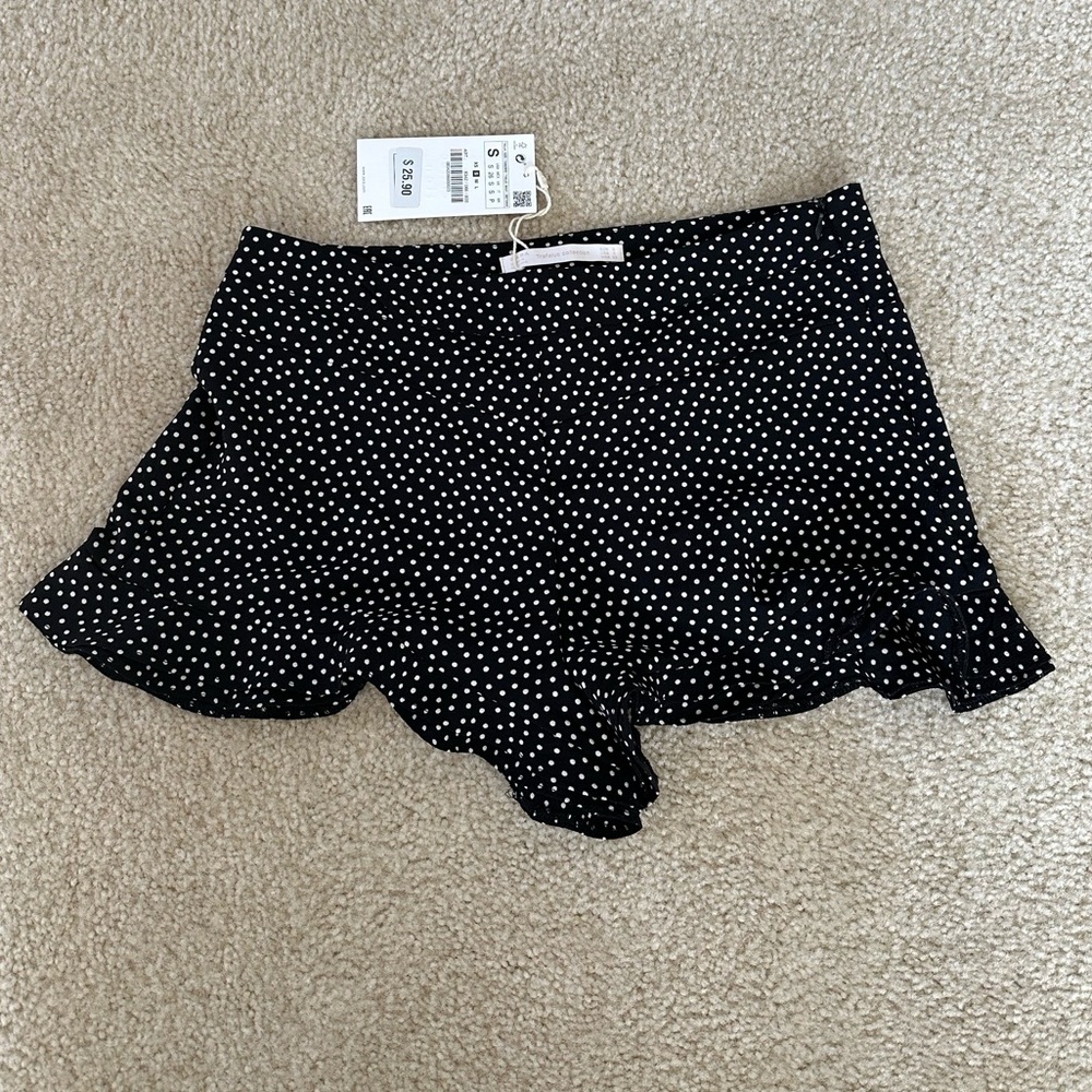 NWT Zara black polka dot shorts